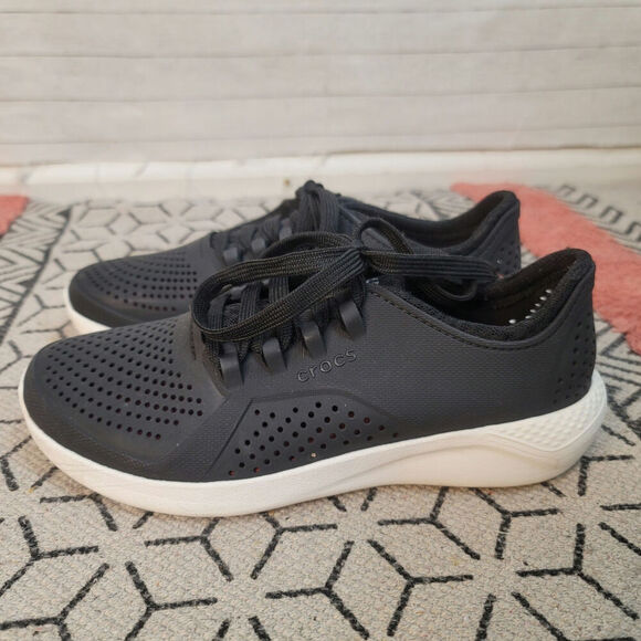 CROCS InMotion Pacer Sneakers in Black/Atmosphere, sz 8 - Picture 2 of 14